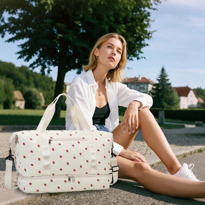 Спортивна сумка-рюкзак для жінок, 35L, Weekender: подорожі, спортзал, пляж. З відділеннями для взуття та мокрих речей (Бежева з принтом)