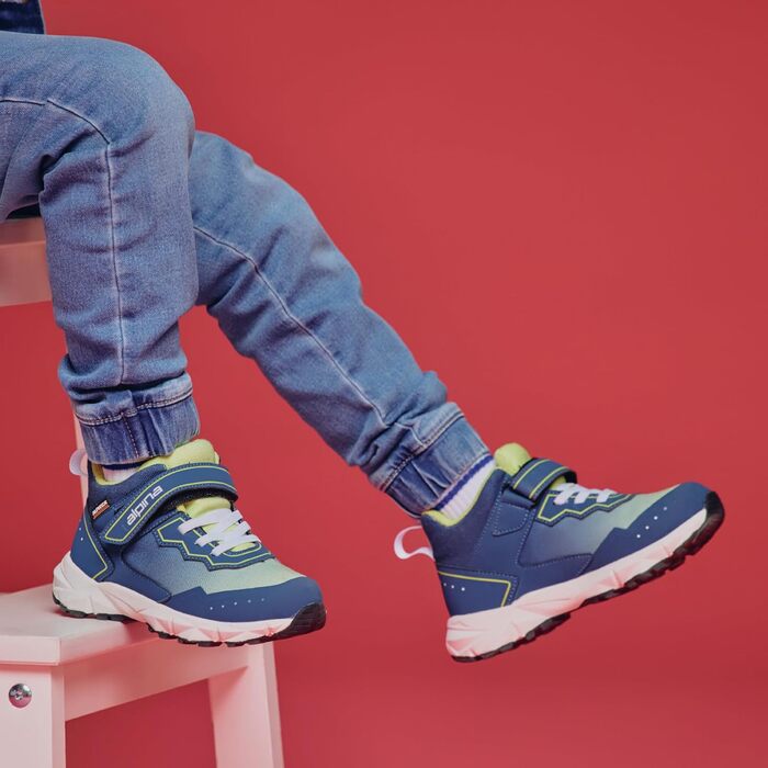 Дитячі трекінгові черевики Alpina Breeze Jr Mid – водонепроникні, з мембраною Alpitex та антиковзкою підошвою, розміри 36-39