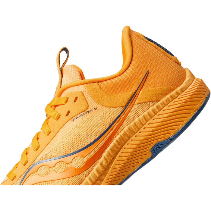 Жіночі кросівки Saucony Freedom 5 для бігу, розмір 42.5 EU, колір Gold Becken