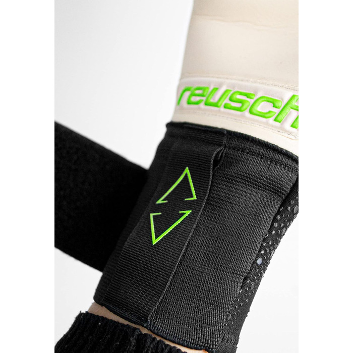 Воротарські рукавички Reusch Pure Contact Gold, унісекс, чорні/зелені, розмір 10.5, внутрішній шов, покриття Grip Gold, для всіх типів полів