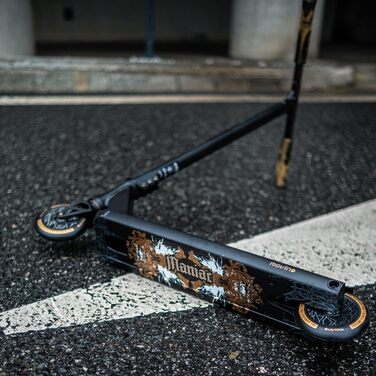 Movino Maniac - професійний фристайл скутер для трюків. IHC-компресія, street-deck, T-bar 59x54 см, колеса 110 мм, ABEC9, вага 3,8 кг, колір золотий