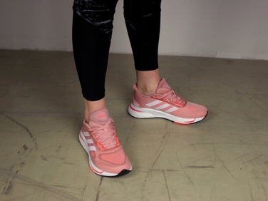 Жіночі спортивні кросівки Adidas, розмір 37 1/3