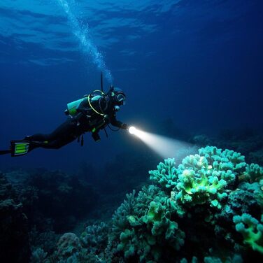 Ліхтар під водою WholeFire 8000 Lumen, IPX8, водонепроникний, 3 режими, акумуляторний, для плавання та дайвінгу