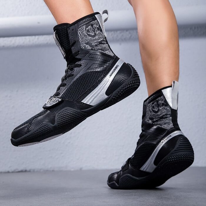 Боксерські черевики для чоловіків та жінок, професійні боксерські черевики для тренувань та змагань, дихаючі, чорно-срібні (42 EU)