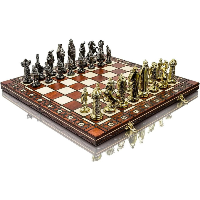 Шахові фігури в стилі Середньовіччя з металізованого пластику та велика декоративна шахова дошка з дерева