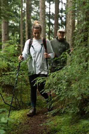 Трекінгові палиці Cascade Mountain Tech – алюмінієві, регульовані, з пробковими ручками (2 шт.)