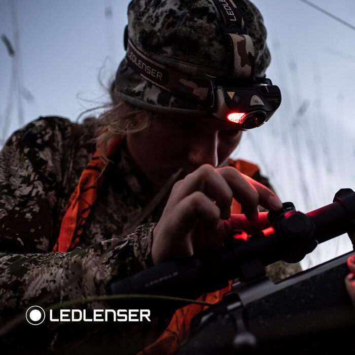 Ліхтар налобний Ledlenser MH8 Outdoor, чорний, акумуляторний, 600 люмен, регульований, до 40 годин роботи, червоне/зелене/синє світло, живлення від 2xAA, блокування транспортування, для полювання та риболовлі