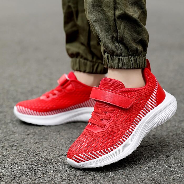 Дитячі спортивні кросівки для занять гімнастикою та тенісу. Легкі дитячі кросівки для залу, бігу та повсякденного носіння. Червоні, розмір 35 EU.