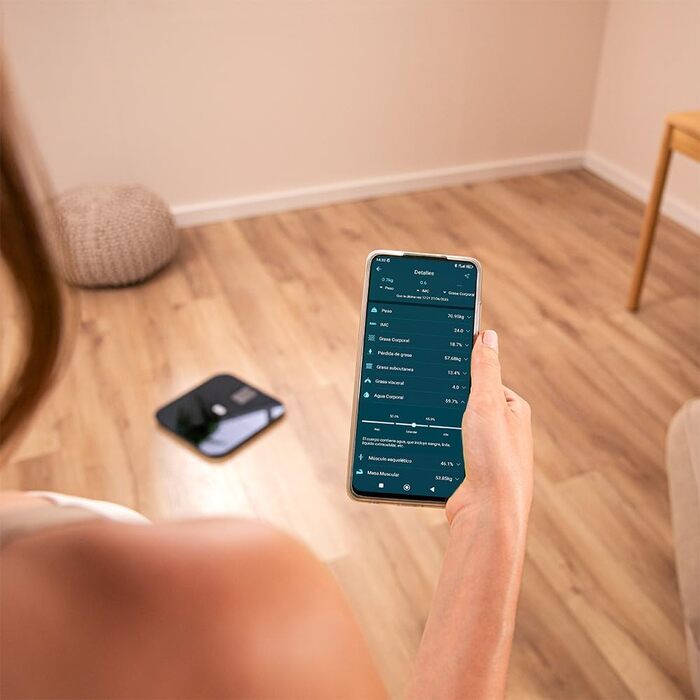 Інтелектуальна вага Cecotec HealthySmart Pro з додатком Surface Precision, BIA-технологія, 25 параметрів, LCD-дисплей, 8 високоточних сенсорів, 30x30 см, максимальна вага 180 кг (білий, чорний, 28x28 см)