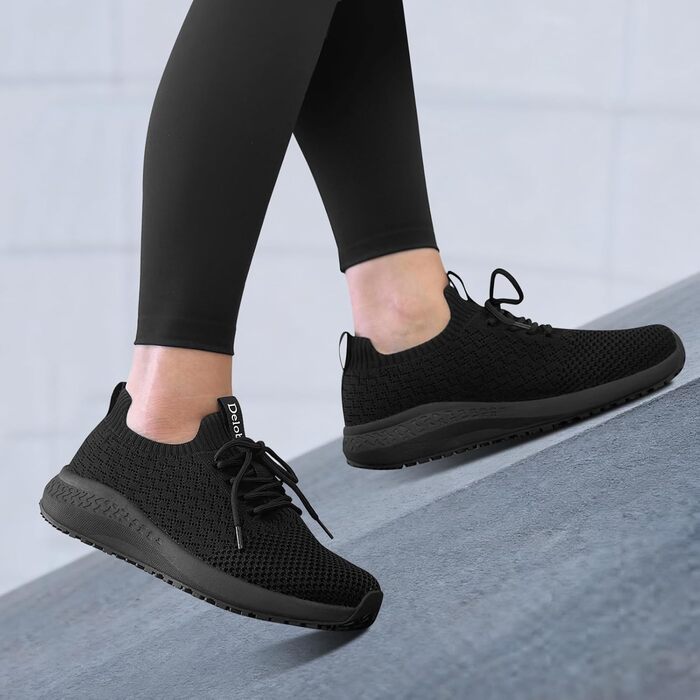 Кухонні черевики для жінок: дихаючі, антиковзкі, зручні, для ресторану, лікарні, догляду. Безпечні черевики з неслизькою підошвою, чорні, 43 EU