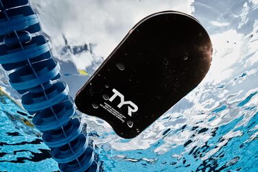 Дошка для плавання TYR Classic Kickboard — тренажер для навчання та відпрацювання техніки плавання, чорна