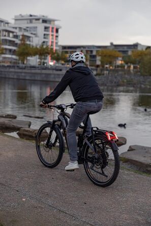 Велосипедний шолом ABUS Urban-I 3.0 MIPS XL (61-65 см), з підсвіткою, захистом від ударів, магнітною застібкою, жовтий