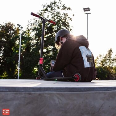 Трюковий самокат BOLDCUBE Deluxe Stunt Roller Black Fire з підшипниками ABEC 9 для дітей, підлітків та дорослих (6+ років)