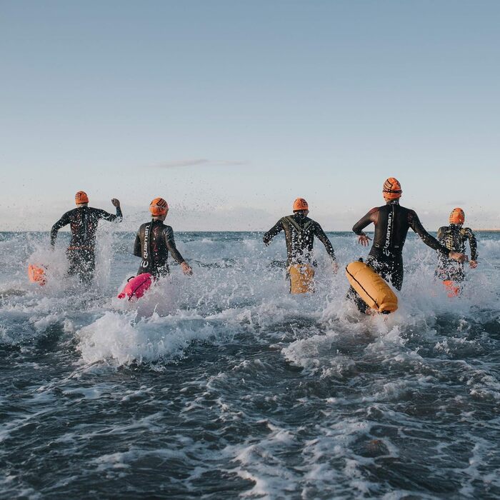 Набір Buddyswim: буя для плавання 28 л з водонепроникним відділенням і силіконовою шапочкою, помаранчевий. Безпечна буя для плавання у відкритій воді, комплект для плавців у морі.