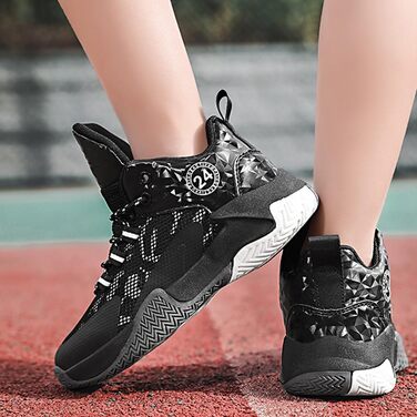 Дитячі баскетбольні кросівки Kinder: спортивне взуття для хлопчиків та дівчаток, унісекс. Чорний колір, антиковзаюча підошва, високий верх. Розмір 39 EU