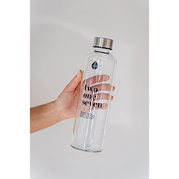 Велика пляшка для води EQUA 750 мл з боросилікатного скла, BPA-free, з чохлом зі штучної шкіри, сіра/біла, герметична