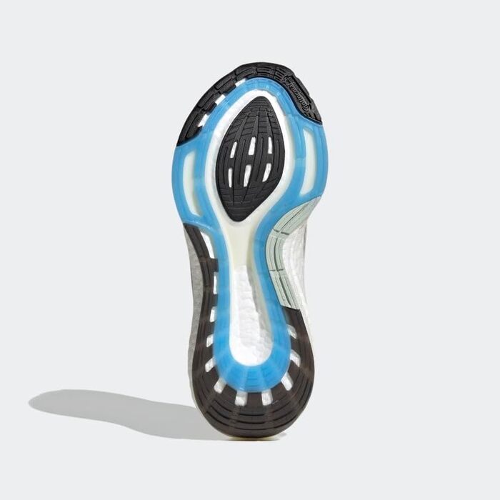 Кросівки Adidas Ultraboost 22 для бігу, чорні, жіночі (38 EU)