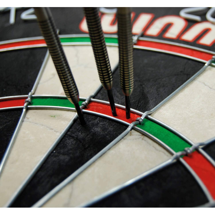 Дартборд Winmau PRO-SFB у комплекті з 2 наборами сталевих дротиків