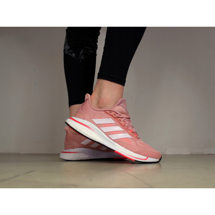 Жіночі спортивні кросівки Adidas, розмір 37 1/3