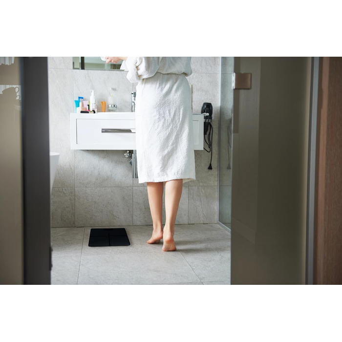 Електронні ваги Eldom GWO270 – ваги для людей з LED-дисплеєм, високою точністю, вимірюванням температури, 50 г точності, загартоване скло, антиковзаюча поверхня, автоматичне вмикання/вимикання, до 180 кг, 26 x 26 см