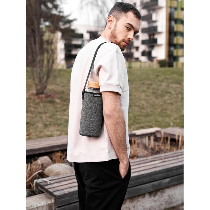 Скляна пляшка Spottle 1,5 л - для води та газованих напоїв, чорна, 1500 мл