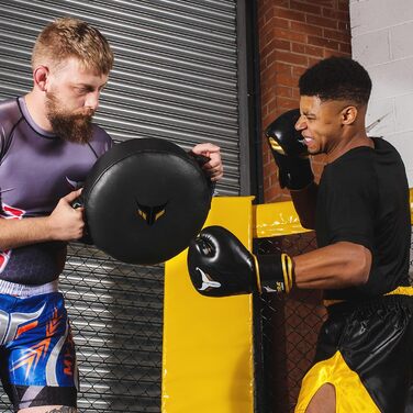 Боксерські рукавички Mytra Fusion 10-18oz для тренувань та спарингів MMA, Муей Тай, кікбоксинг, чорні/золоті, для чоловіків і жінок