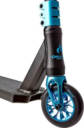 Трюковий самокат Chilli Pro Reaper 110 мм Wave чорний-синій з наклейкою F26 і гриптейпом
