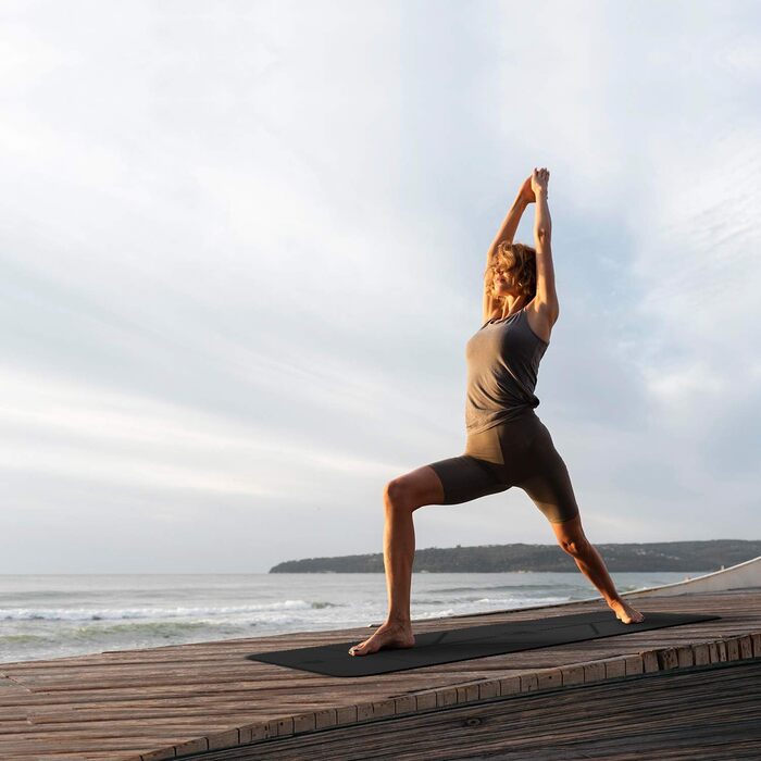 Йога-мат Yoga World Alignment, нековзкий, екологічний, TPE, 183x66 см, чорний – товстий килимок для йоги, пілатесу та домашніх тренувань, біорозкладний