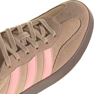 Жіночі кросівки adidas Barreda (розмір 42 EU, колір Magic Beige Semi Frozen Turbo Gum5)