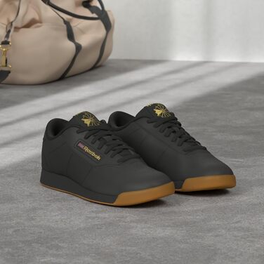 Жіночі кросівки Reebok Princess 41 EU чорного кольору