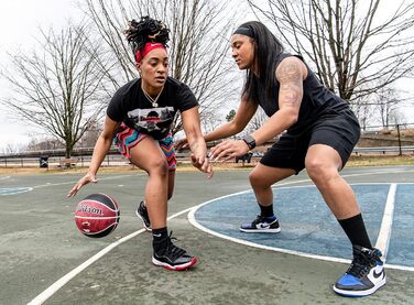 Міні-баскетбольний м'яч Wilson NBA Chicago Bulls з автографом команди