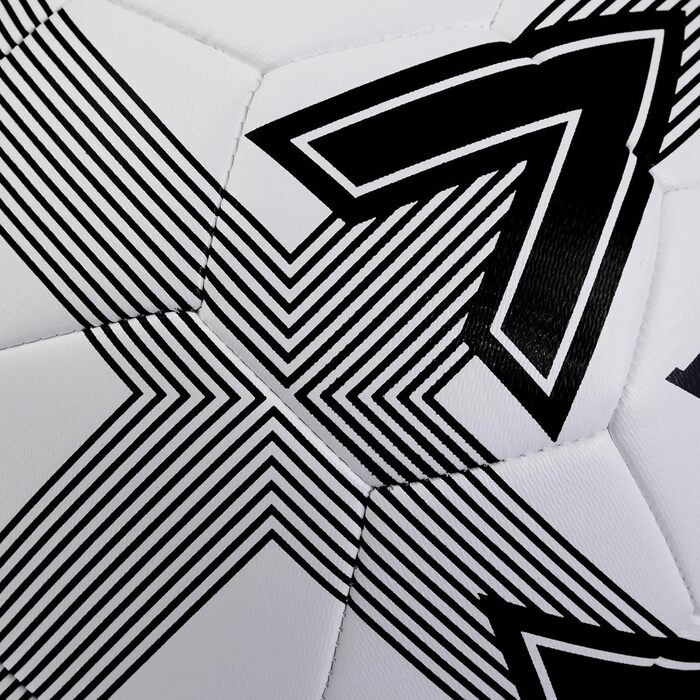 Футбольний м'яч Mitre Impel L30P біло-чорний, зносостійкий та стійкий до деформації