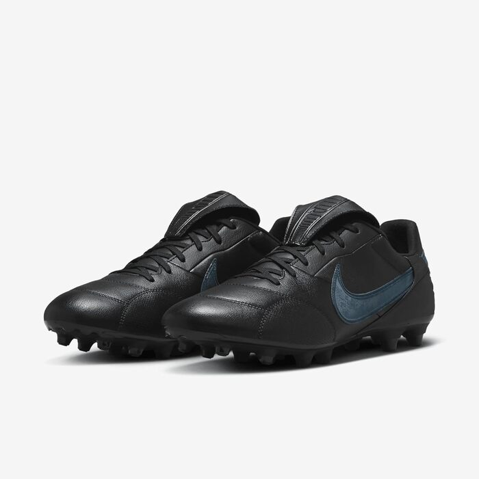 Кросівки футбольні Nike Premier 3 SG-Pro Anti-Clog Traction чорно-білі (37.5 EU)