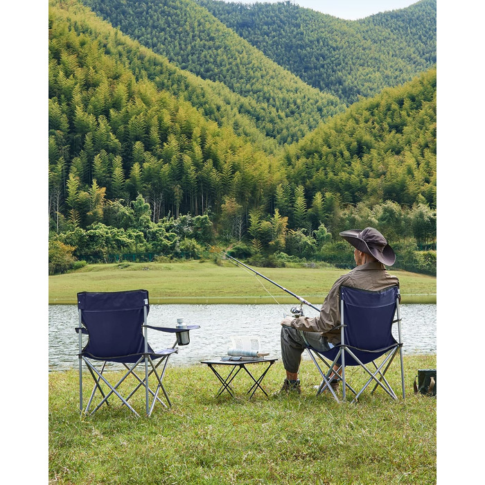 SONGMICS Крісла для кемпінгу, складні, для відпочинку на природі, зручні, з підлокітниками та тримачем для напоїв, стабільний каркас, вантажопідйомність 120 кг, 2 шт (Темно-синій)