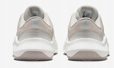 Кросівки жіночі Nike Legend Essential 3 NN, р. 37,5 — зручне та модне спортивне взуття