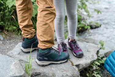 KEEN Wanduro Mid - Водонепроникні дитячі черевики для хайкінгу, Fjord Blue/Fuchsia/Purple, 38 EU