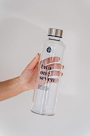 Велика пляшка для води EQUA 750 мл з боросилікатного скла, BPA-free, з чохлом зі штучної шкіри, сіра/біла, герметична