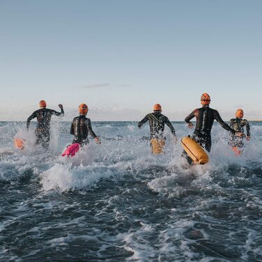 Набір Buddyswim: буя для плавання 28 л з водонепроникним відділенням і силіконовою шапочкою, помаранчевий. Безпечна буя для плавання у відкритій воді, комплект для плавців у морі.