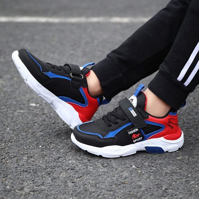 Дитячі кросівки для дівчаток та хлопчиків. Легкі, дихаючі спортивні кросівки для бігу, занять спортом та активного відпочинку. Унісекс, розмір 29 EU, чорний колір