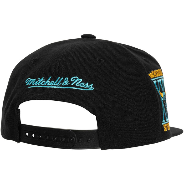 Кепка Mitchell & Ness Snapback NBA Core XI Chicago Bulls чорного кольору
