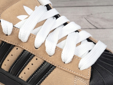 Жіночі спортивні кросівки Adidas, розмір 37 1/3