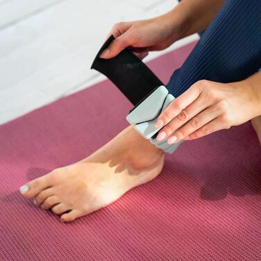 Набір манжет для пілатесу Neolymp 2 шт. по 0,5 кг – манжети на щиколотки/руки з силікону, регульовані ваги, стійкі до вологи, блакитний колір