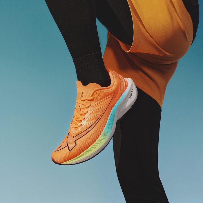 Чоловічі бігові кросівки XTEP One-Piece, літні, сітчасті, дихаючі, з амортизацією, для бігу та спорту (44 EU, флуоресцентний помаранчевий)