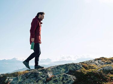 SIGG Алюмінієва пляшка для води Traveller, для газованих напоїв, герметична, легка, BPA-free, для туризму, 0.6/1/1.5 л, Швейцарія
