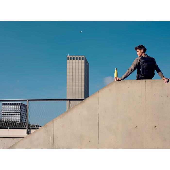 Термос-пляшка SIGG Meridian Ultra Lemon 0,5 л, подвійна стінка, нержавіюча сталь, бамбукова кришка, ізольована, BPA та пластику не містить, герметична, для води та напоїв