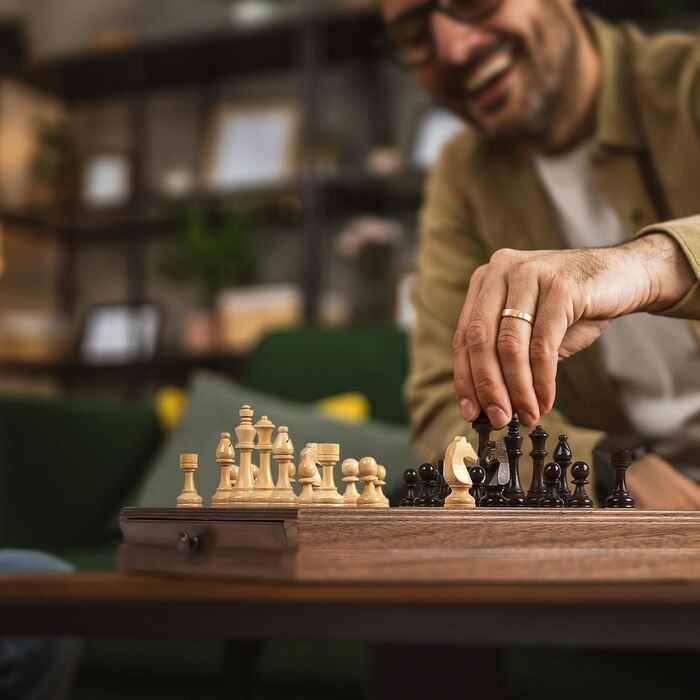 Магнітний шаховий та шашки з горіхового дерева – 2-в-1 набір, з ящиком для зберігання, 2 фігури для шашок, 24 шашкових фігури – дерев'яний шаховий набір для дітей та дорослих