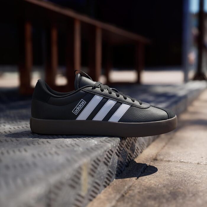 Чоловічі кросівки Adidas VL Court 3.0 — стильне повсякденне взуття