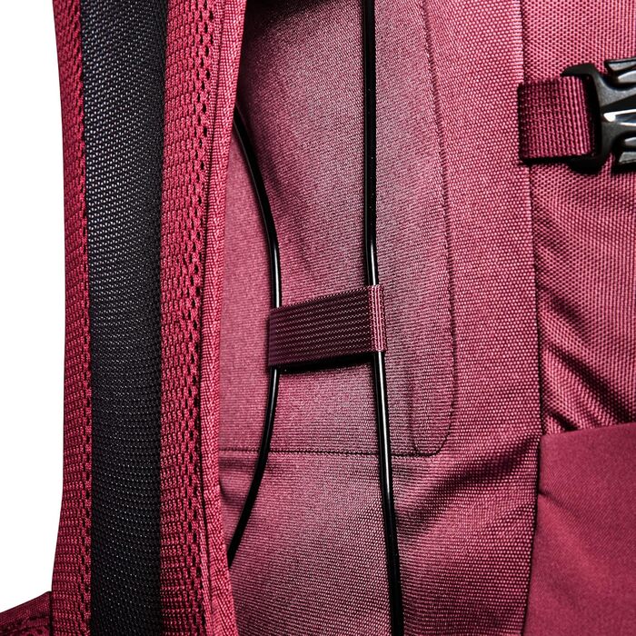 Рюкзак для туризму Tatonka Hike Pack 22 л з вентильованою спинкою та дощовиком, легкий, зручний, зелений