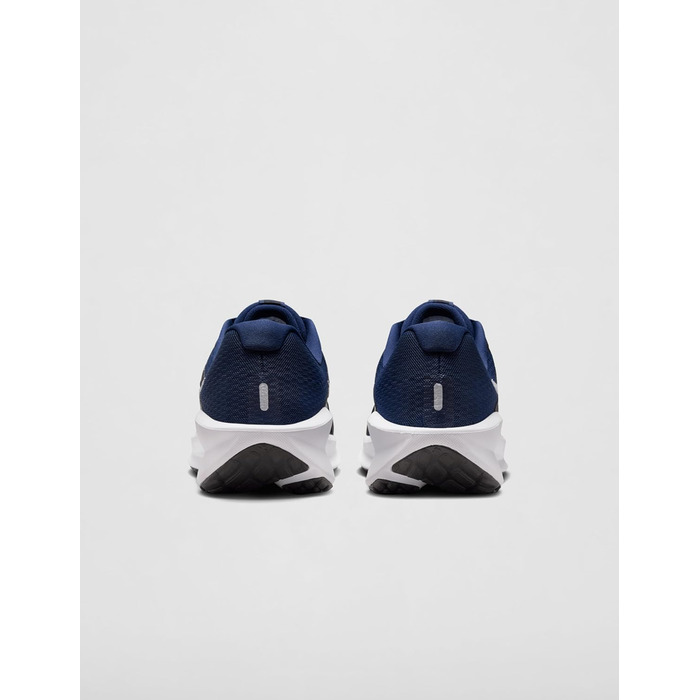 Кросівки Nike Downshifter 13 для чоловіків (41 EU, темно-синій, білий, чорний)