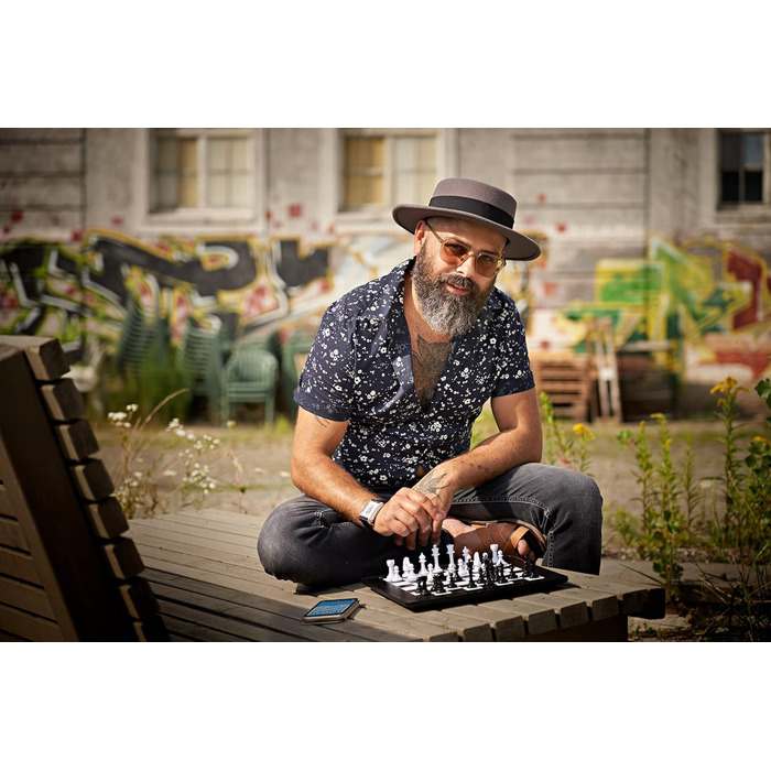 Millennium eONE – Електронна шахова дошка для онлайн-ігор на Lichess, Chess.com та Tornelo. 81 LED для відображення ходів. Li-Ion акумулятор, Bluetooth та USB.